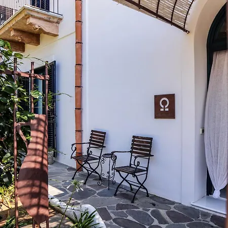 Отель Quartara Boutique 4*