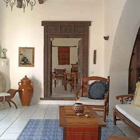 Quartara Boutique Hotel 4*